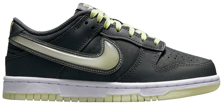 Nike sb vamps top