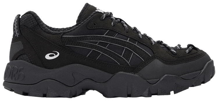 Asics Gel Pickax Triple Black