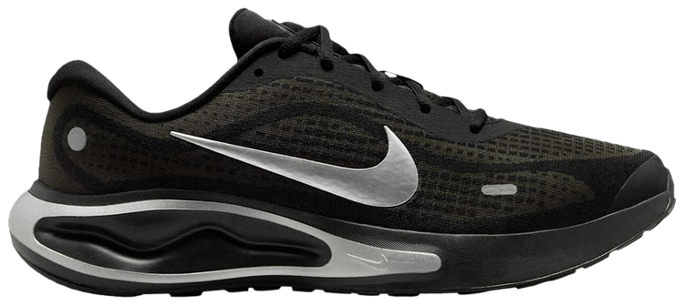 Nike Journey Run Black Metallic Silver