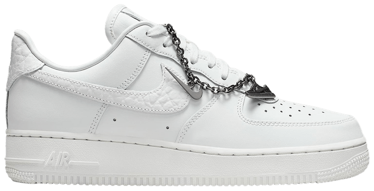 Nike Wmns Air Force 1 07 Low Summit WhiteWhiteMetallic SilverSummit White