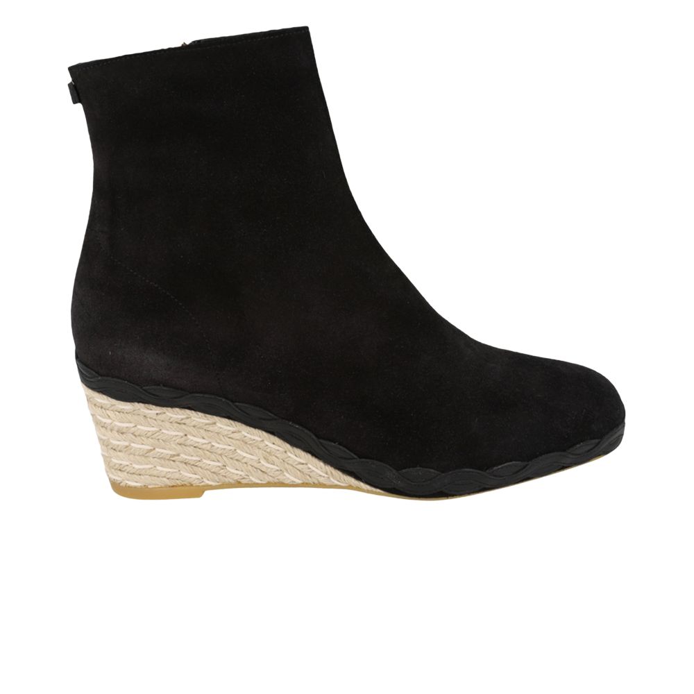 Pre-owned Ferragamo Wmns Canaria Suede Bootie 'black' | Women's Size 10