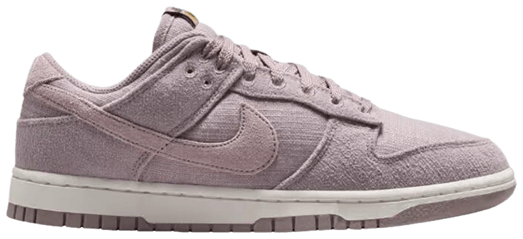 Nike Wmns Dunk Low Now Accepting All Flowers